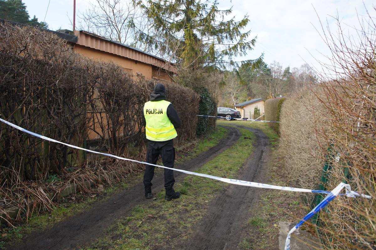 Policja wraca do sprawy Iwony Wieczorek - i nie będzie szukać jej w Gdańsku. Jak dowiedział się reporter RMF FM na dziś i na jutro zaplanowano przeszukania z udziałem kilkudziesięciu policjantów i poszukiwania potencjalnego miejsca ukrycia zwłok zaginionej w 2010 roku nastolatki.