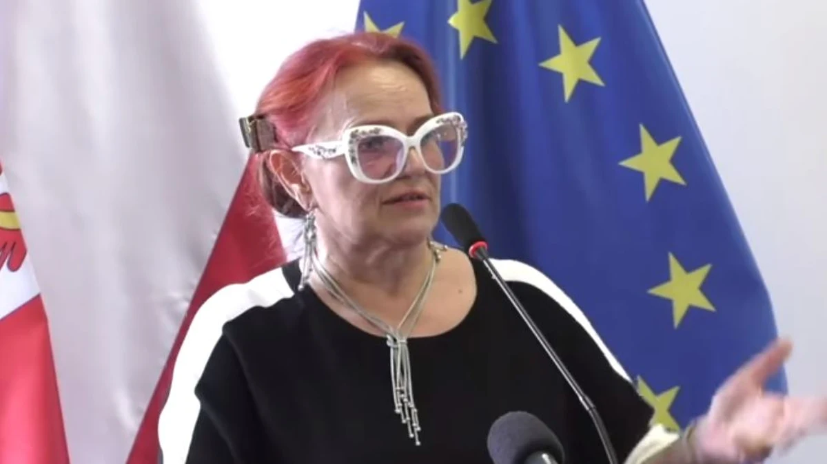 ​Nie milkną echa środowego wystąpienia Powiatowej Inspektor Sanitarnej Jadwigi Caban-Korbas. Urzędniczka w dość nietypowy sposób opowiadała o sytuacji związanej z pierwszym przypadkiem koronawirusa w Polsce. Szef GIS Jarosław Pinkas powiedział, że takie wypowiedzi są "nieakceptowalne".