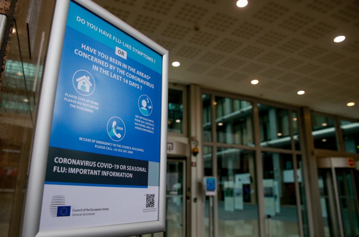 Drugi przypadek koronawirusa potwierdzono wśród urzędników Rady Unii Europejskiej. To pracownik sekretariatu, który zajmował się polityką spraw wewnętrznych. 