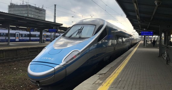 Pendolino unieruchomiono z powodu alarmu związanego z koronawirusem. Pociąg jadący z Kołobrzegu do Krakowa został zatrzymany na Dworcu Centralnym w Warszawie. 