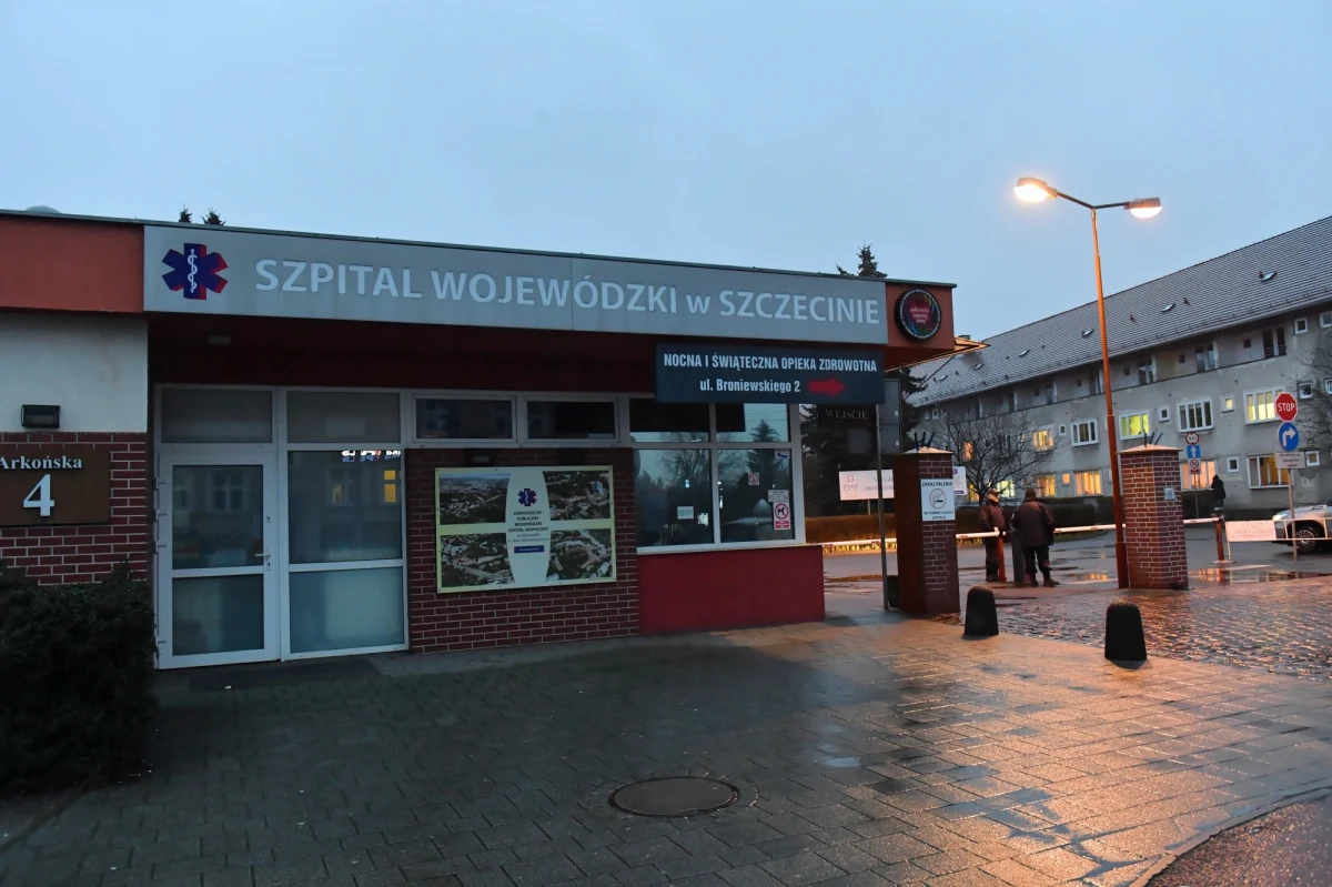 W Szczecinie hospitalizowane jest małżeństwo, u którego potwierdzono zarażenie koronawirusem. Para przebywała wcześniej we Włoszech na nartach. Początkowo zostali poddani domowej kwarantannie, jednak po pojawieniu się objawów – trafili na oddział zakaźny szpitala wojewódzkiego. Pozytywne wyniki testów potwierdziły, że są zarażeni koronawirusem.