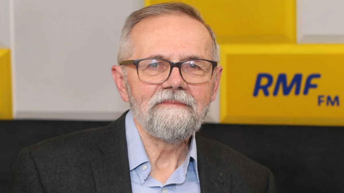 Prof. Ryszard Bugaj pytany w Popołudniowej rozmowie w RMF FM przez Marcina Zaborskiego o to, czy podtrzymuje swoje przekonanie, że Andrzej Duda wygra wybory prezydenckie komentował: „Teraz się waham. Poprzednio dawałem zastrzeżenie, że jeżeli nic się nie zdarzy”. Jak dodaje, sytuacja się zmieniła ze względu na gorąca atmosferę wokół pieniędzy, które mają zostać przekazane na publiczne media. „Są nowe emocje. Między innymi związane chociażby w tymi 2 mld zł na telewizję Kurskiego. Ja Jackowi Kurskiemu życzę jak najgorzej i chciałbym, żeby ta telewizja była inna, niż jest. Ale myślę, że naprawa publicznej telewizji nie powinna polegać na tym, ze weźmie się ją głodem”. 