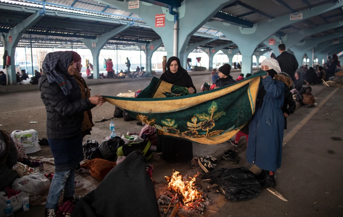 Grecja, wstrzymując procedurę azylową, działa z naruszeniem umów międzynarodowych. Gdyby kryzys migracyjny w Europie z 2015 r. powtórzył się, Finlandia nie ograniczyłaby przyjmowania uchodźców - oświadczyła szefowa fińskiego MSW Maria Ohisalo. Ostrzegła również, że Grecja może stanąć przed Europejskim Trybunałem Praw Człowieka. 
