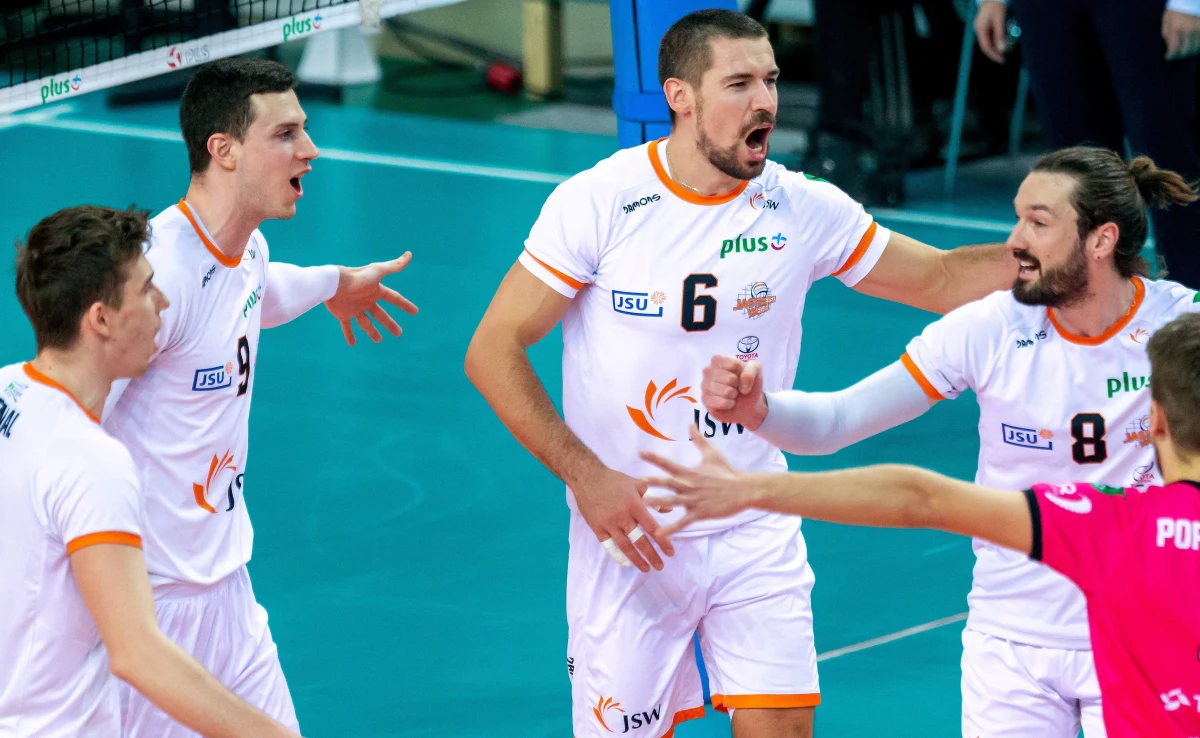 Siatkarze Jastrzębskiego Węgla rozegrają oba ćwierćfinałowe mecze Ligi Mistrzów z włoskim Itas Trentino w słoweńskim Mariborze. Spotkania odbędą się 13 i 14 marca - poinformowała w Europejska Konfederacja Siatkarska (CEV).