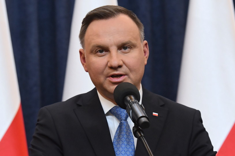 - Prezydent Andrzej Duda poinformował w piątek, 6 marca, że podpisał nowelę ustawy o radiofonii i telewizji i ustawy abonamentowej przyznającą w 2020 r. rekompensatę w wysokości 1,95 mld zł dla TVP i Polskiego Radia.