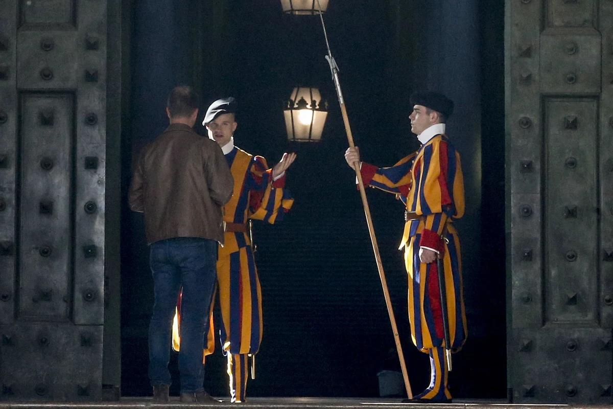 Najbliższa modlitwa Anioł Pański będzie transmitowana w internecie z papieskiej biblioteki. Takie działanie ma zapobiec rozprzestrzenianiu się koronawirusa.