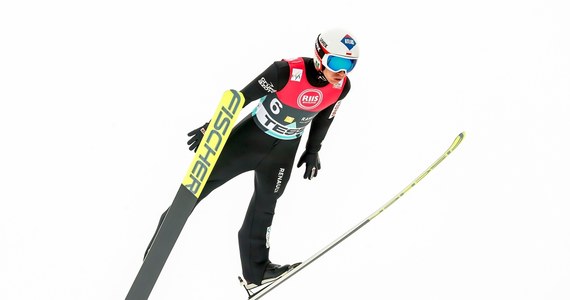 Polscy skoczkowie narciarscy zajęli czwarte miejsce w konkursie drużynowym Pucharu Świata w Oslo. Zwycięstwo odnieśli reprezentanci gospodarzy.