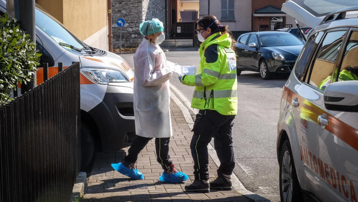 Premier Włoch Giuseppe Conte zapowiedział zaostrzenie walki z koronawirusem. W regionie Lombardia i w 14 miastach na północy, gdzie się szerzy, będzie obowiązywać ograniczenie możliwości poruszania się. To jedno z postanowień przygotowywanego przez rząd dekretu.