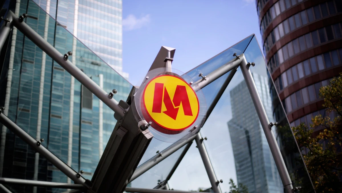 Przez cały najbliższy tydzień rozpoczynając od niedzieli stacja metra Rondo Daszyńskiego będzie zamknięta. Pociągi linii M2 z Trockiej będą kursowały tylko do Ronda ONZ.