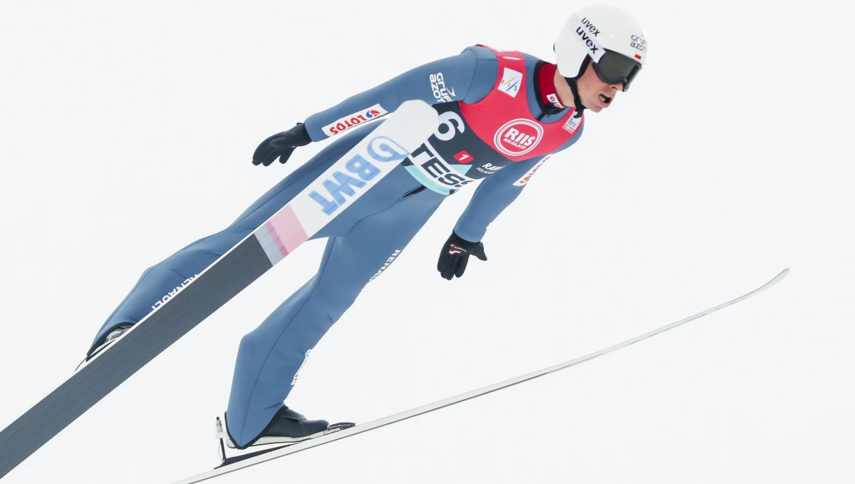 Pięciu polskich skoczków narciarskich wystartuje w niedzielę w Oslo w konkursie Pucharu Świata, będącym jednocześnie trzecią odsłoną norweskiego turnieju Raw Air. Na olimpijskim obiekcie wystąpią: Kamil Stoch, Dawid Kubacki, Piotr Żyła, Maciej Kot i Jakub Wolny.