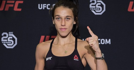 Joanna Jędrzejczyk nie odzyskała mistrzowskiego pasa UFC w wadze słomkowej. Po emocjonujących pięciu rundach walki sędziowie niejednogłośnie orzekli zwycięstwo Chinki Weili Zhang. Polka pod koniec starcia miała bardzo widoczne obrażenia twarzy. 