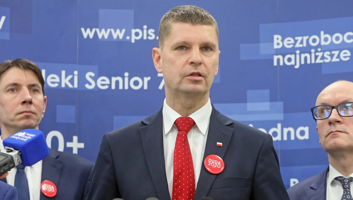 Do tej pory w skali kraju było kilkanaście szkół, które z powodu obaw związanych z koronawirusem czasowo zawieszały zajęcia - poinformował szef MEN Dariusz Piontkowski. 