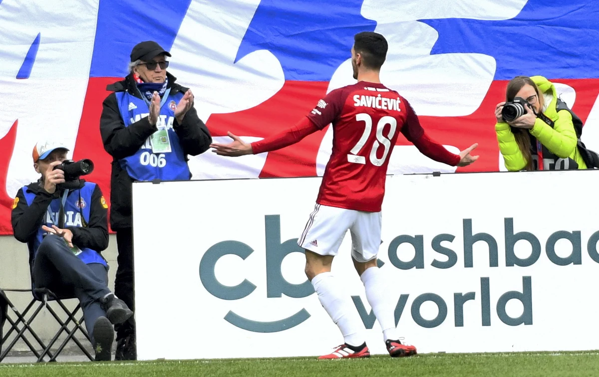 W niedzielnym meczu 26. kolejki Ekstraklasy piłkarze Wisły Kraków zremisowali 1:1 z Lechem Poznań. Podopieczni Artura Skowronka wciąż nie ponieśli w tym roku porażki.