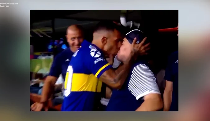 Tevez pocałował w usta Maradonę i strzelił zwycięskiego gola. Boca Juniors mistrzem Argentyny. Wideo