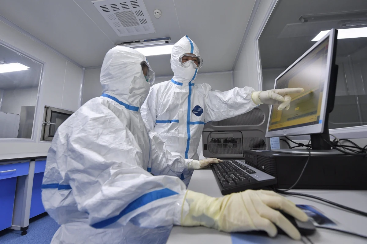 O kolejnych przypadkach zakażenia koronawirusem poinformował minister zdrowia Łukasz Szumowski podczas konferencji prasowej. Jeden przypadek zdiagnozowano w Krakowie, jeden we Wrocławiu i trzy kolejne w Raciborzu. Wcześniej w Raciborzu hospitalizowano już dwie osoby zakażone koronawirusem. Minister zdrowia uprzedził również, że w najbliższych dniach należy się spodziewać gwałtownego wzrostu zachorowań.