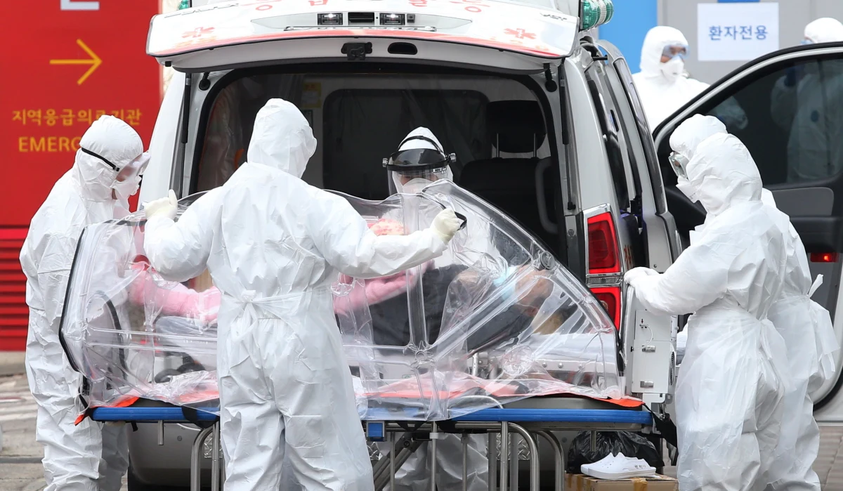 Liczba zgłoszonych w poniedziałek nowych przypadków zakażenia koronawirusem w Chinach była najniższa od stycznia. Czołowy doradca rządu ChRL ds. epidemii Zhong Nanshan ocenił tymczasem, że na świecie wirus będzie się szerzył co najmniej do czerwca. 