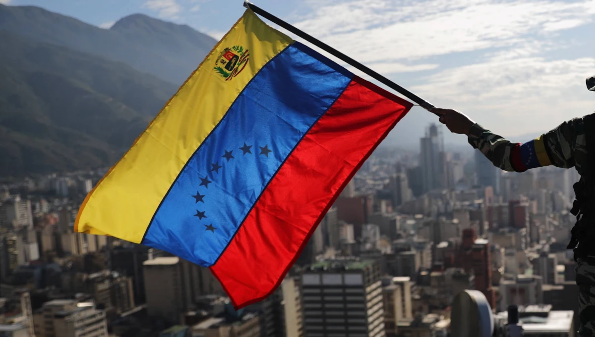 Komisja wyborcza Wenezueli poinformowała o pożarze, który strawił jej magazyn położony w Caracas. Ogień pochłonął blisko 50 tys. maszyn do głosowania i prawie 600 komputerów. Wypadek może wpłynąć na zaplanowane na ten rok wybory parlamentarne. 