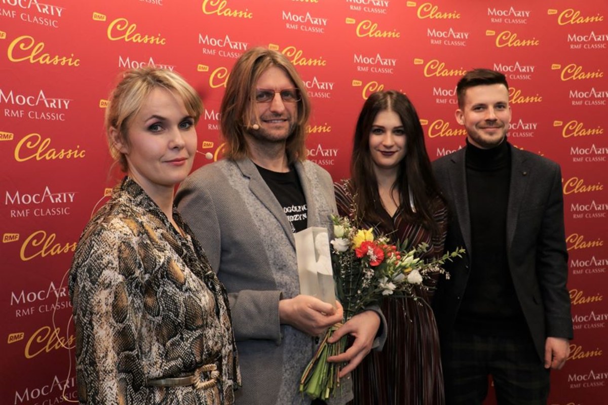 Już po raz dziesiąty rozdano MocArty RMF Classic. Z powodu zagrożenia koronawirusem wręczenie statuetek laureatom odbyło się nie podczas uroczystej gali, a w studio radiowym, w czasie specjalnego programu poświęconego plebiscytowi. Dodatkowo, w ramach jubileuszowej edycji MocArtów Redakcja RMF Classic postanowiła uhonorować Nagrodą Specjalną noblistkę Olgę Tokarczuk. 