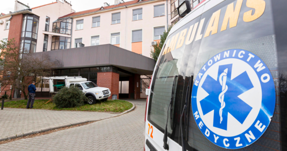 Zakażony koronawirusem 73-letni mężczyzna, który jest hospitalizowany w Wojewódzkim Szpitalu Specjalistycznym im. J. Gromkowskiego we Wrocławiu, nadal jest w ciężkim stanie – przekazała we wtorek  rzeczniczka szpitala Urszula Małecka.