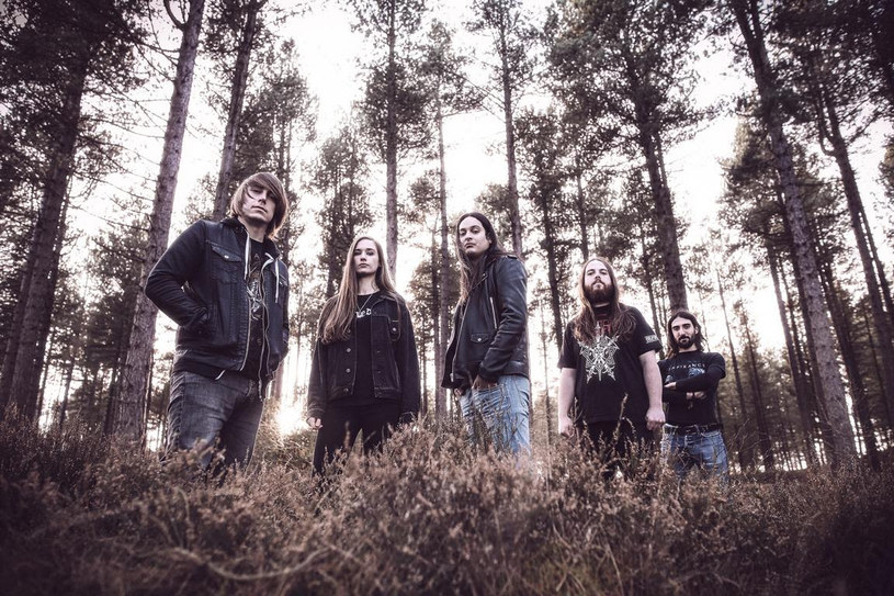 Sojourner, międzynarodowa grupa spod znaku nastrojowego black metalu, szykuje się na majową premierę swojego trzeciego longplaya.