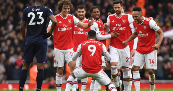 Nie odbędzie się zaplanowany na środowy 11 marca zaległy mecz ligi angielskiej Manchester City - Arsenal Londyn. Spotkanie zostało przełożone z powodu potencjalne zagrożenia koronawirusem w londyńskiej drużynie. Kilku piłkarzy Arsenalu musi przejść kwarantannę.