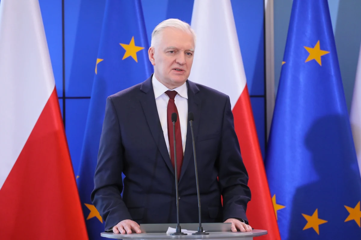 "Zdecydowałem o zawieszeniu zajęć dydaktycznych na uczelniach w terminie od 12 marca do 25 marca - powiedział wicepremier, szef resortu nauki Jarosław Gowin. Jak wyjaśnił, zawieszenie zajęć dydaktycznych nie oznacza zamknięcia uczelni. 