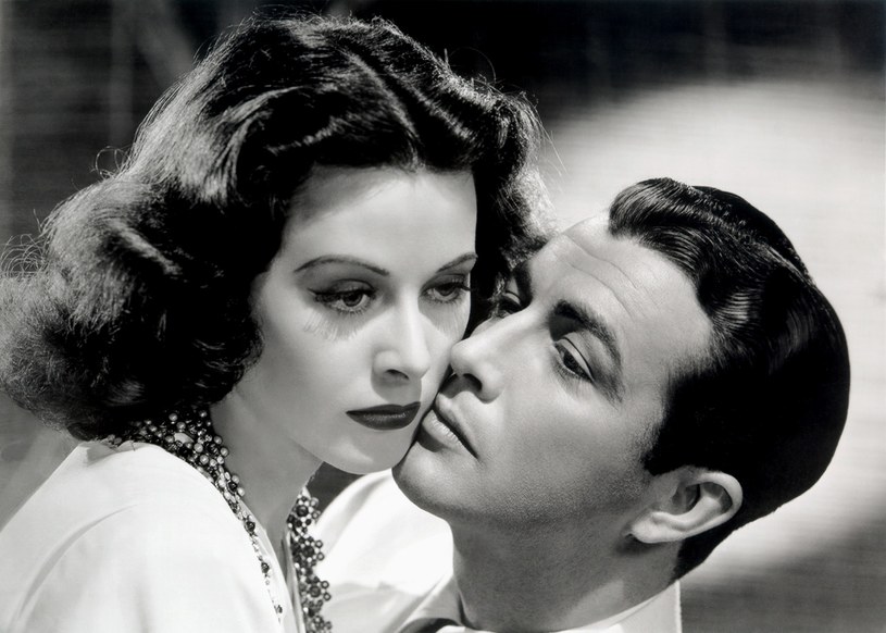 hedy-lamarr-w-wieku-18-lat-wywo-a-a-ma-e-trz-sienie-ziemi-film-w-interia-pl