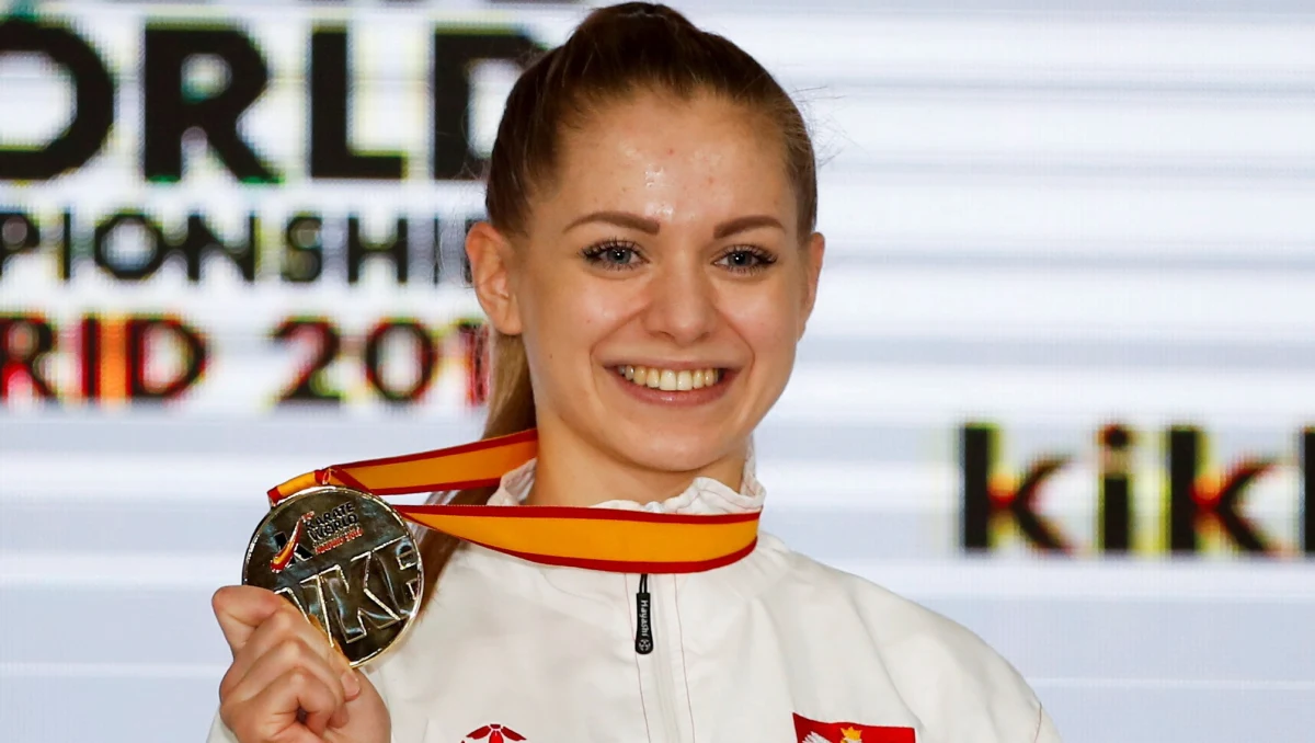 Karateczka Dorota Banaszczyk to mistrzyni świata z 2018 roku. W tym roku chce powalczyć o medal na igrzyskach olimpijskich, ale przed nią jeszcze bardzo trudny turniej kwalifikacyjny. Na razie Polka nie powalczy na Mistrzostwach Europy, bo z uwagi na epidemię koronawirusa, Polska Unia Karate zdecydowała się na wycofania udziału naszej reprezentacji. 