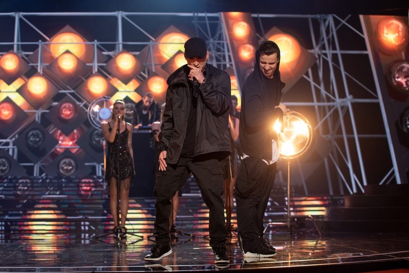 W drugim odcinku 13. sezonu "Twoja Twarz Brzmi Znajomo" aktor Filip Gurłacz pojawi się na scenie jako Eminem. Mamy fragment występu - zobaczcie!