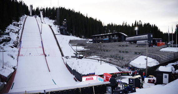Międzynarodowa Federacja Narciarska (FIS) podjęła decyzję o zakończeniu tego sezonu Pucharu Świata w skokach narciarskich. Konkursy w Trondheim i Vikersund zostały odwołane.