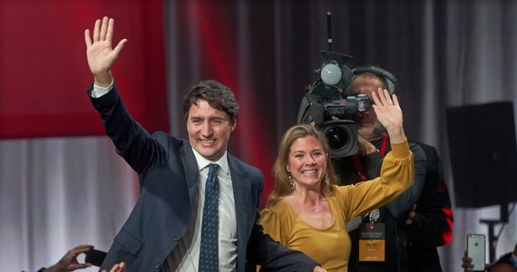 Żona premiera Kanady Justina Trudeau, Sophie Grégoire Trudeau, u której w czwartek potwierdzono infekcję koronawirusem, 4 marca wzięła w Londynie udział w imprezie organizacji charytatywnej WE z udziałem brytyjskich celebrytów i tysięcy młodych osób.