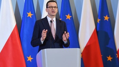 Premier: Polska wprowadza zakaz wjazdu dla cudzoziemców. Ograniczamy działalność galerii handlowych