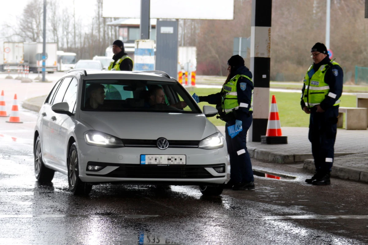 Rosja zakaże cudzoziemcom wjazdu przez granicę lądową z Polską i Norwegią - zapowiedział w rozporządzeniu w sobotę rosyjski premier Michaił Miszustin. Decyzja podjęta w ramach walki z koronawirusem jest czasowa i wchodzi w życie w niedzielę.