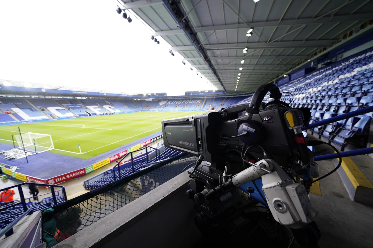 Piłkarski mistrz Anglii Manchester City przekazał jedzenie i kwiaty na cele dobroczynne. Wszystko trafiło do lokalnej społeczności. Ze względu na rozprzestrzeniającego się koronawirusa odwołane zostały mecze ligowe „The Citizens” z Arsenalem Londyn i Burnley.