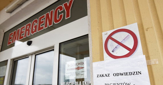 W związku z koronawirusem hospitalizowanych jest obecnie 526 osób, 4413 objętych jest kwarantanną, a 20 tys. 340 nadzorem epidemiologicznym - poinformowało w sobotę Ministerstwo Zdrowia.