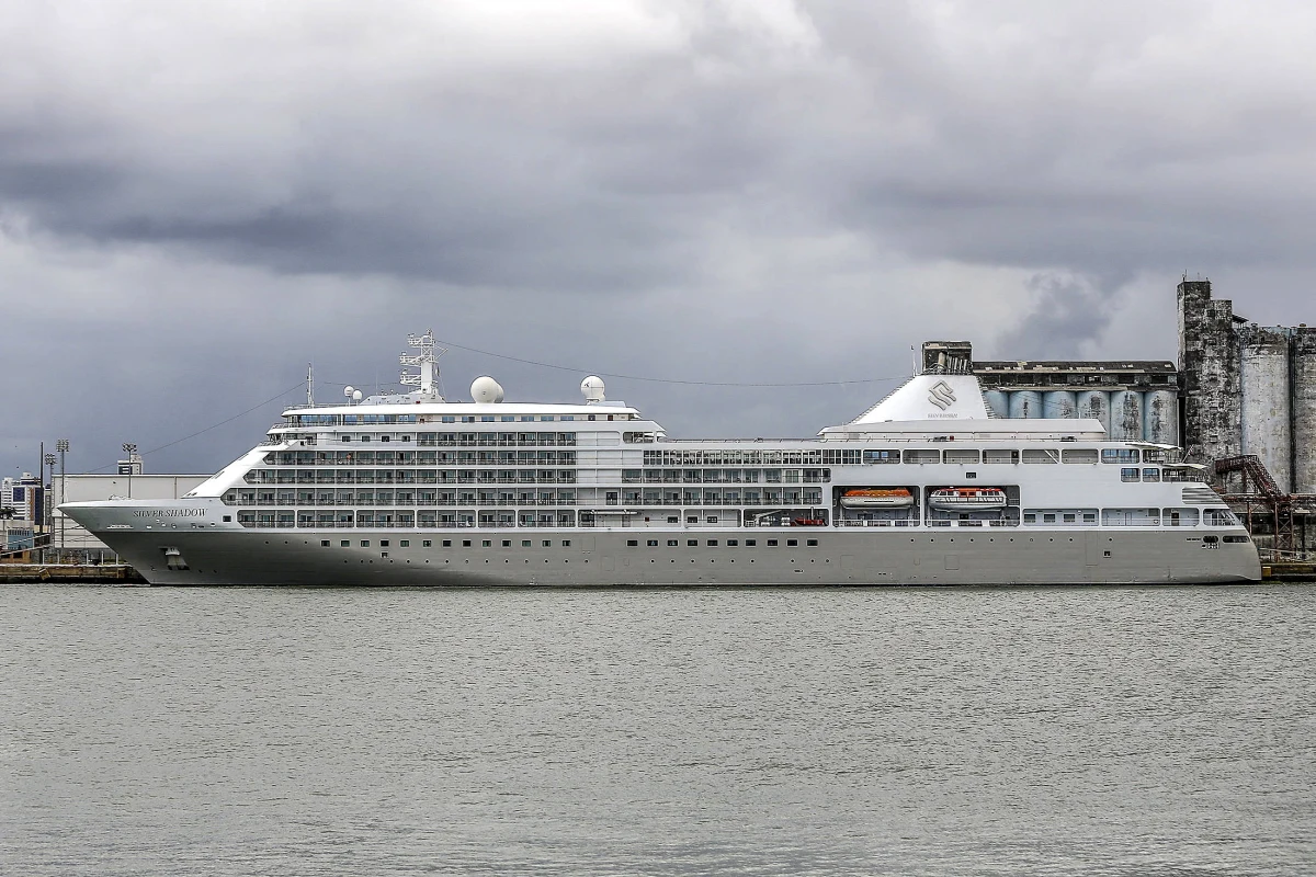 Z powodu zagrożenia rozprzestrzeniania się koronawirusa statek wycieczkowy "Golden Princess" został objęty kwarantanną w pobliżu wybrzeży Nowej Zelandii. Trzy osoby na pokładzie wycieczkowca są podejrzane o zakażenie wirusem Covid-19.