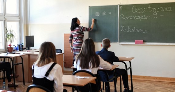 Już po raz kolejny RMF FM i "Dziennik Gazeta Prawna" pomagają uczniom klas ósmych szkół podstawowych w przygotowaniach do egzaminów. Dziennik od poniedziałku do środy będzie zamieszczał zadania z języka polskiego, matematyki i języka angielskiego. 