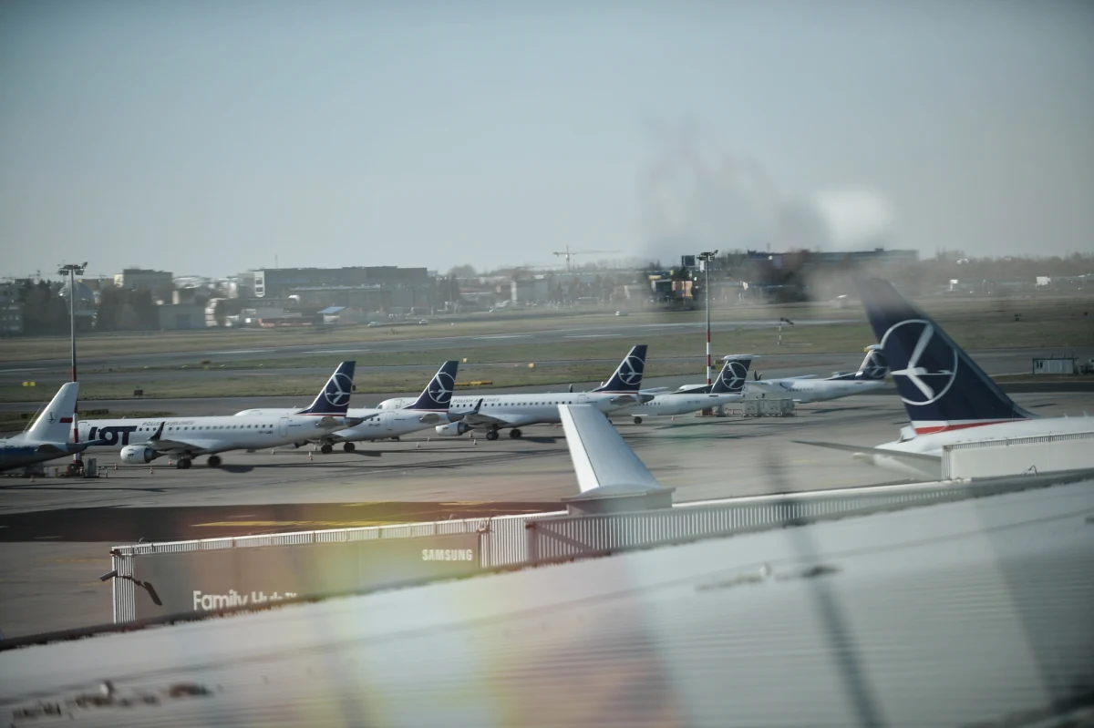 Na stołecznym Lotnisku Chopina wylądował samolot PLL LOT wiozący Polaków z Londynu - poinformował rzecznik prasowy portu Piotr Rudzki.