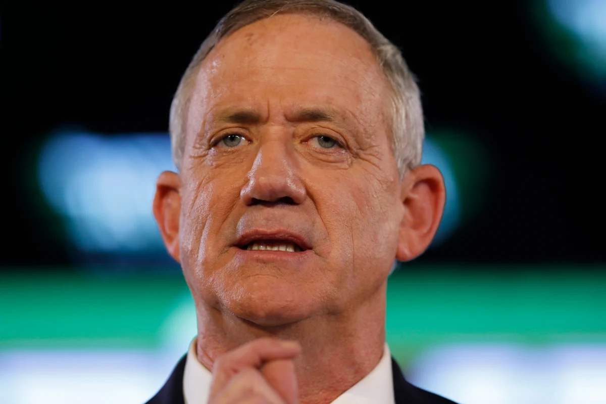 Prezydent Izraela Reuwen Riwlin powierzy w poniedziałek misję utworzenia rządu liderowi opozycji, przywódcy centrolewicowego sojuszu Niebiesko-Białych, Beniemu Gancowi. Taką informację przekazała kancelaria prezydenta.