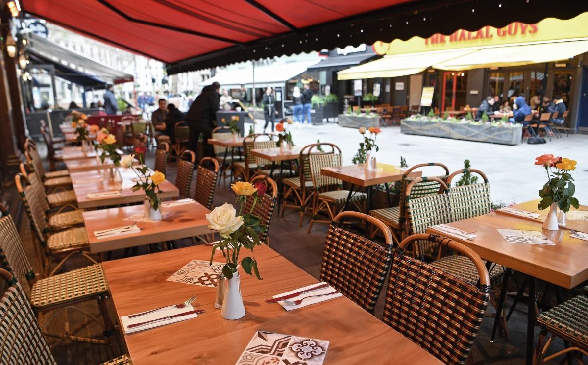 "Przygotowujemy regulacje pomagające przedsiębiorcom, w których biznesy najmocniej uderza obecna sytuacja, przetrwać trudny czas" - wskazała minister rozwoju Jadwiga Emilewicz. Zapewniła, że w tym tygodniu przedstawi projekt ustawy będącej pakietem osłonowym dla firm, w związku z koronawirusem.