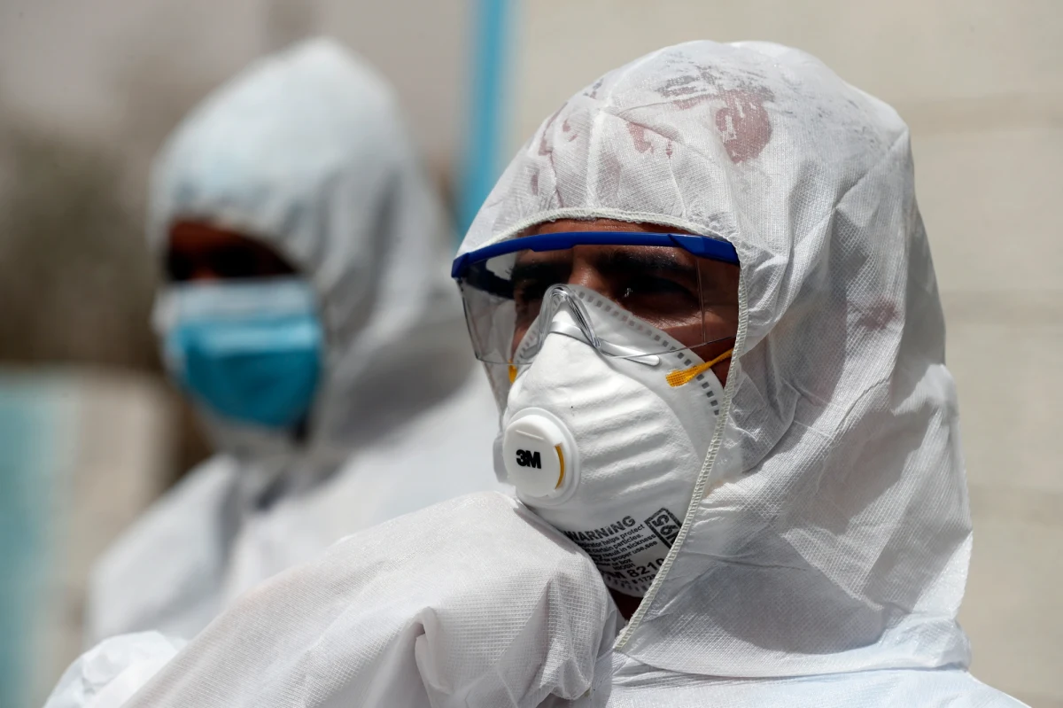 Pierwszy uczestnik testów klinicznych szczepionki przeciw nowemu koronawirusowi otrzyma w poniedziałek eksperymentalną dawkę – poinformował przedstawiciel rządu amerykańskiego. Testy, które odbywają się w Waszyngtońskim Instytucie Badań nad Zdrowiem w Seattle, są finansowane przez Narodowe Instytuty Zdrowia.