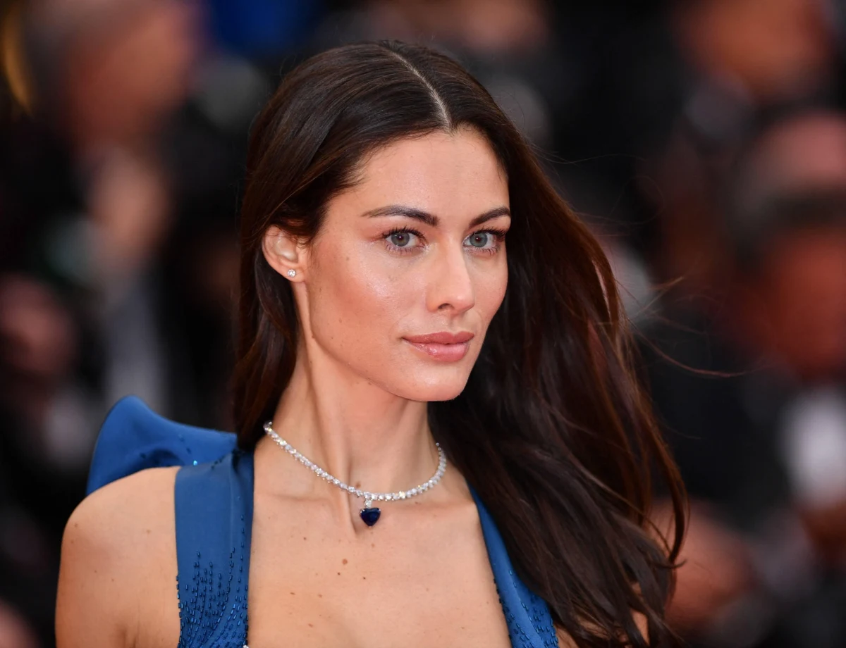 Olga Kurylenko znana z roli Camille Montes w 22. części przygód Jamesa Bonda poinformowała, że ma koronawirusa. Aktorka zaapelowała do swoich fanów: „Dbajcie o siebie i podchodźcie do tematu poważnie”.