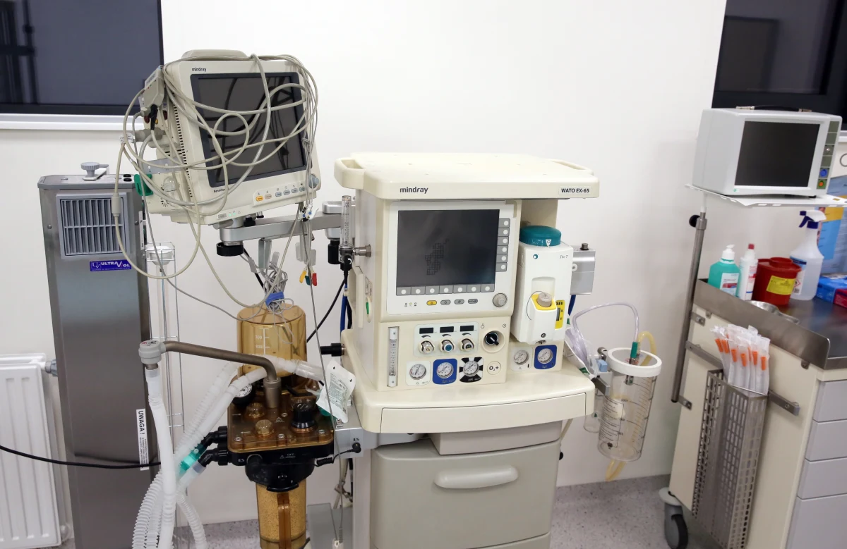 "Polska bierze udział w unijnym wspólnym przetargu na zakup respiratorów i odczynników do testów na koronawirusa" – powiedział naszej dziennikarce rzecznik MZ Wojciech Andrusiewicz.