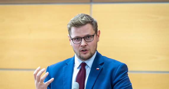 "Badanie potwierdziło obecność koronawirusa u ministra Michała Wosia. Uruchomiono procedury Głównego Inspektora Sanitarnego" - poinformował rzecznik rządu. 