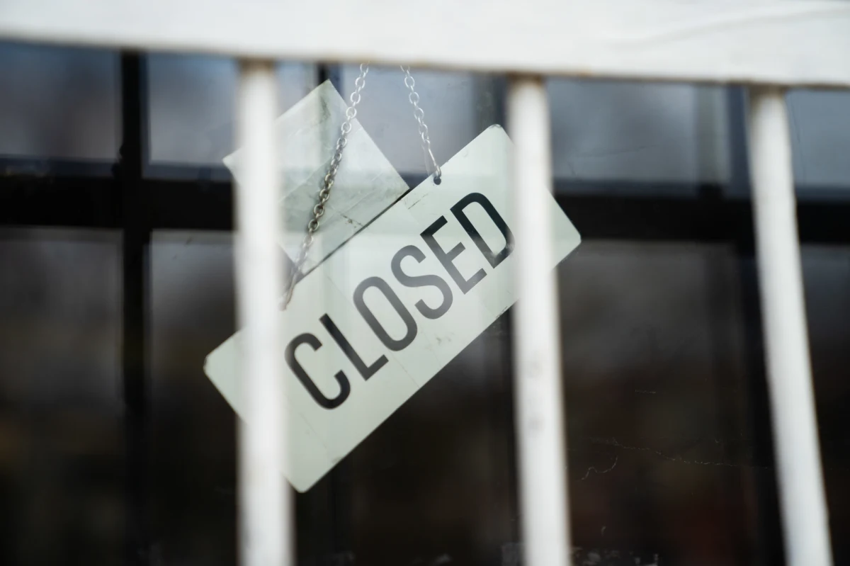 W dobie, gdy nie ma serwisu informacyjnego bez wiadomości o koronawirusie, są na świecie ludzie, którzy o szybkim wzroście zachorowań i rosnącej liczbie zgonów nie wiedzą. Nieświadomi niebezpiecznej sytuacji w Europie są uczestnicy niemieckiej edycji programu Big Brother. Kilka godzin temu o pandemii dowiedział się aktor Jared Leto.