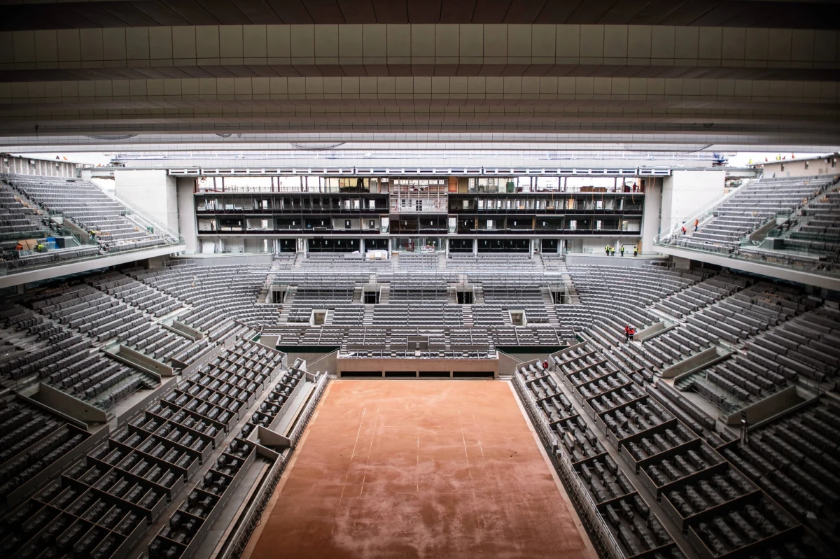 Tenisowy turniej wielkoszlemowy French Open odbędzie się w dniach 20 września - 4 października - poinformowali organizatorzy. Zawody w Paryżu zazwyczaj rozgrywane były na przełomie maja i czerwca. Powodem przełożenia jest szerzący się na świecie koronawirus.