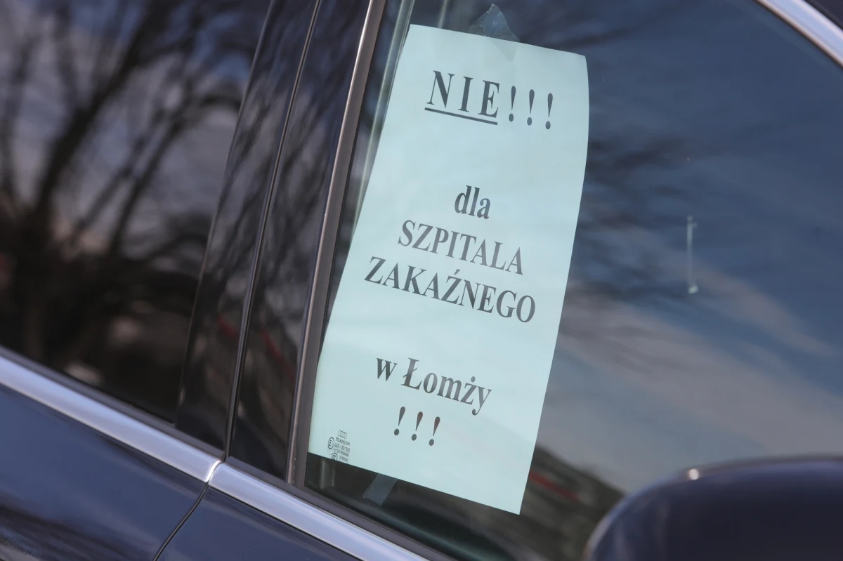 Rada Miejska Łomży chce zmiany decyzji w sprawie przekształcenia w tym mieście szpitala wojewódzkiego w zakaźny do opieki nad pacjentami z koronawirusem. Na nadzwyczajnej sesji przyjęła jednogłośnie stanowisko w tej sprawie.