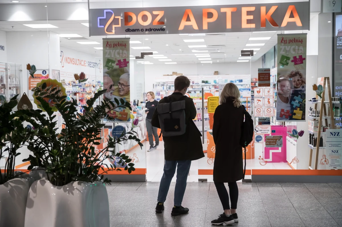 Z aptek znikają środki przeciwbólowe, przeciwwirusowe i suplementy diety. A w hurtowniach zaczyna brakować leków - informuje środowa "Rzeczpospolita".