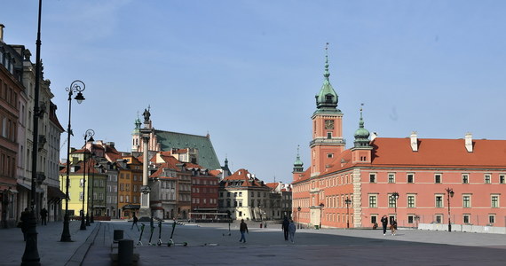 Tylko jedna na sto osób objętych w Polsce obowiązkową kwarantanną domową - według statystyk - złamała zasady i opuściła miejsce pobytu. To wnioski z policyjnej kontroli.