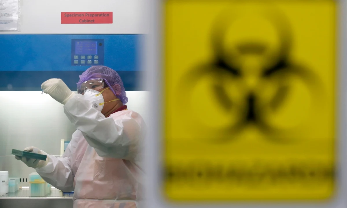 W wyniku tajnej operacji Mosad sprowadził do Izraela 100 tys. testów na obecność koronawirusa - poinformowała telewizja Keszet 12. Według jej źródeł, 4 mln testów mają być wkrótce sprowadzone z krajów, które nie utrzymują stosunków dyplomatycznych z Izraelem. 